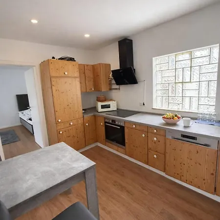 Frankfurt Airport 4 Bedroom * Kelsterbach