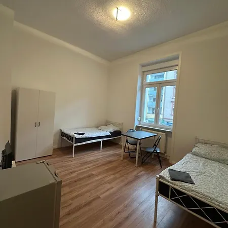 Frankfurt Airport 4 Bedroom *